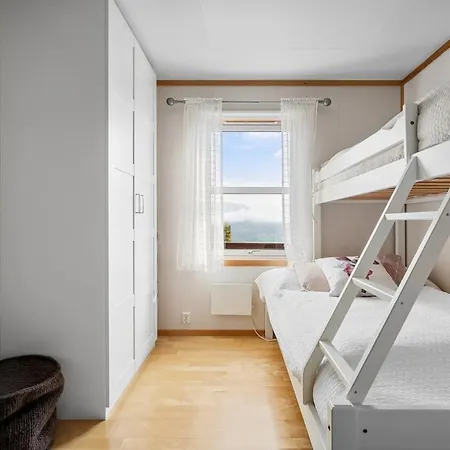 Lovely With Amazing View And Sauna Skulestadmo